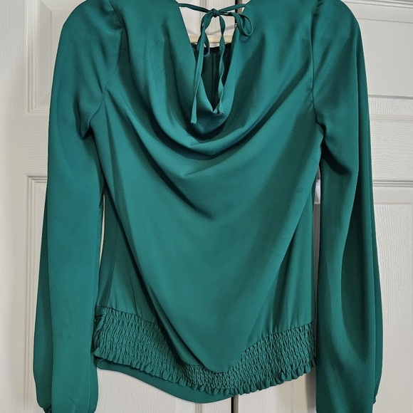 New York And Company 7th Ave Solid Green Blouse Size Small - Picture 3 of 4